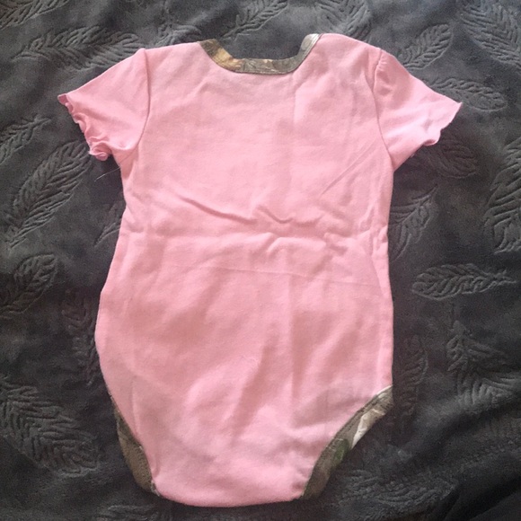 Realtree Onsie - Picture 2 of 2